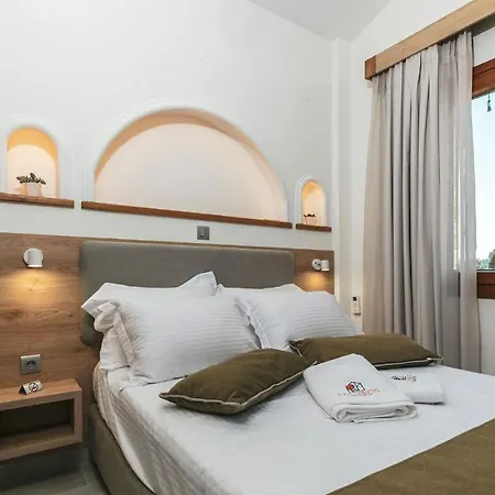 Kastrinos Maisonettes Apartahotel 4*