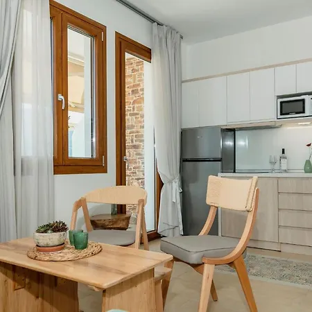 Kastrinos Maisonettes Apartahotel 4*