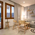 Kastrinos Maisonettes Lejlighedshotel 4*